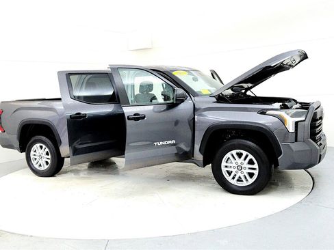 Used 2025 Toyota Tundra SR5 image 12