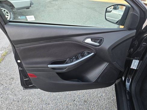 Used 2012 Ford Focus Titanium FWD image 21