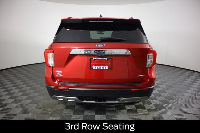 Used 2024 Ford Explorer XLT w/ Equipment Group 202A AWD/4WD image 6