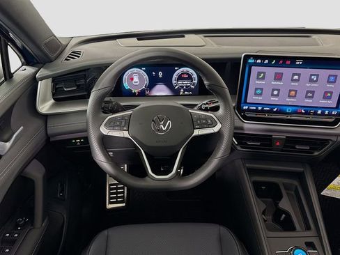 New 2026 Volkswagen Tiguan SE R-Line image 23