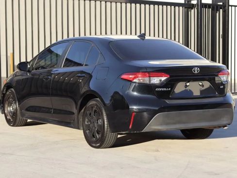 Used 2023 Toyota Corolla LE w/ Carpet Mat Package (TMS) image 4