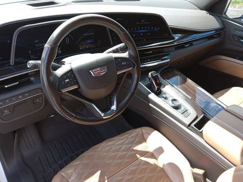 Used 2023 Cadillac Escalade ESV Premium Luxury AWD/4WD image 12