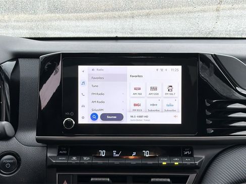 Certified 2025 Toyota Camry SE image 25