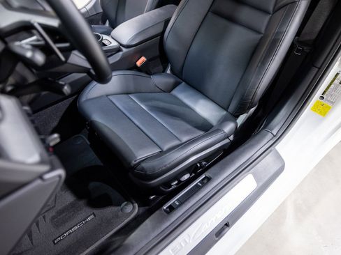 Used 2022 Porsche 911 Carrera image 36