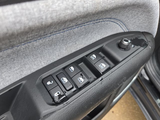 Used 2025 Jeep Compass Latitude AWD/4WD image 22