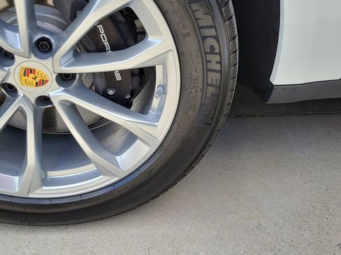 New 2026 Porsche Macan AWD/4WD image 11