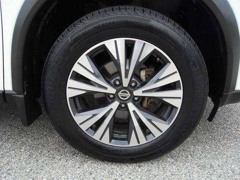 Used 2021 Nissan Rogue SV w/ Premium Package image 16