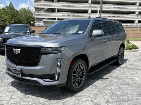 Used 2021 Cadillac Escalade ESV Sport RWD image 3