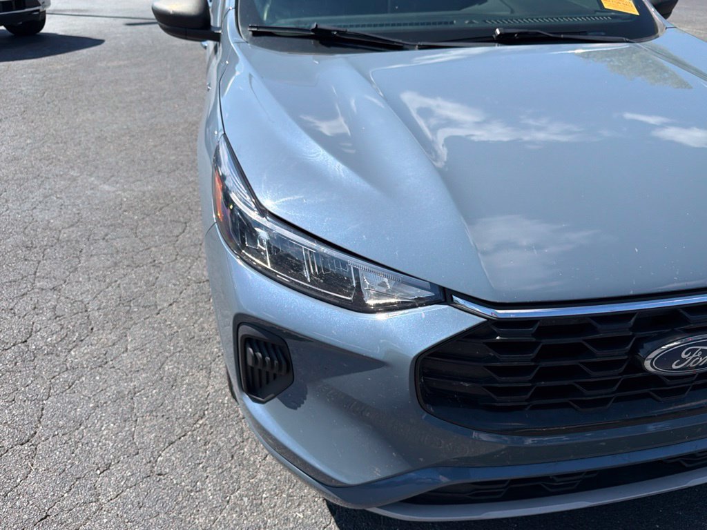 Used 2023 Ford Escape ST-Line w/ Tech Pack #1 FWD image 25