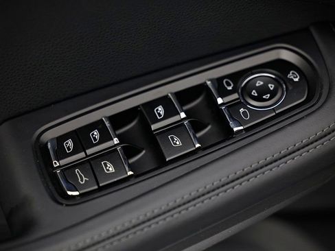 New 2026 Porsche Macan image 22