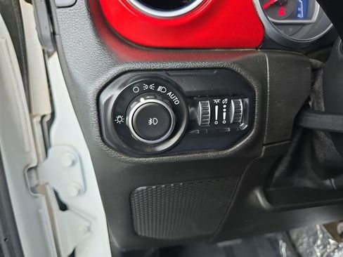 Used 2019 Jeep Wrangler Rubicon w/ Cold Weather Group image 18