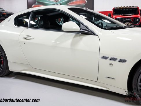 Used 2018 Maserati GranTurismo Sport RWD image 40