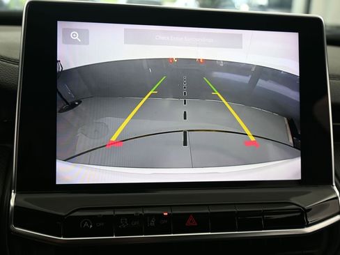 Used 2023 Jeep Compass Altitude image 19