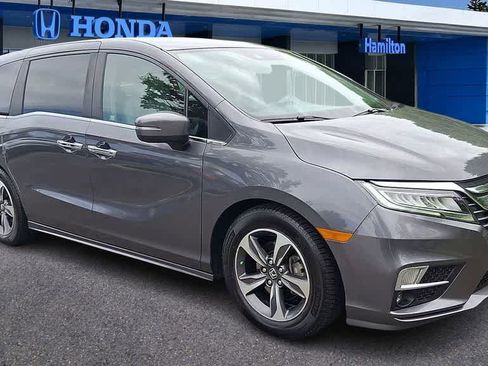 Used 2019 Honda Odyssey Touring image 2