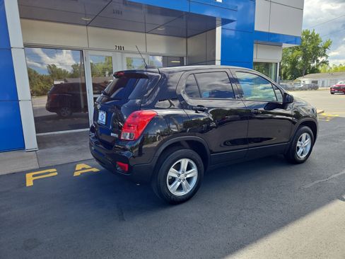 Used 2022 Chevrolet Trax LS w/ Tint and Cruise Package image 12