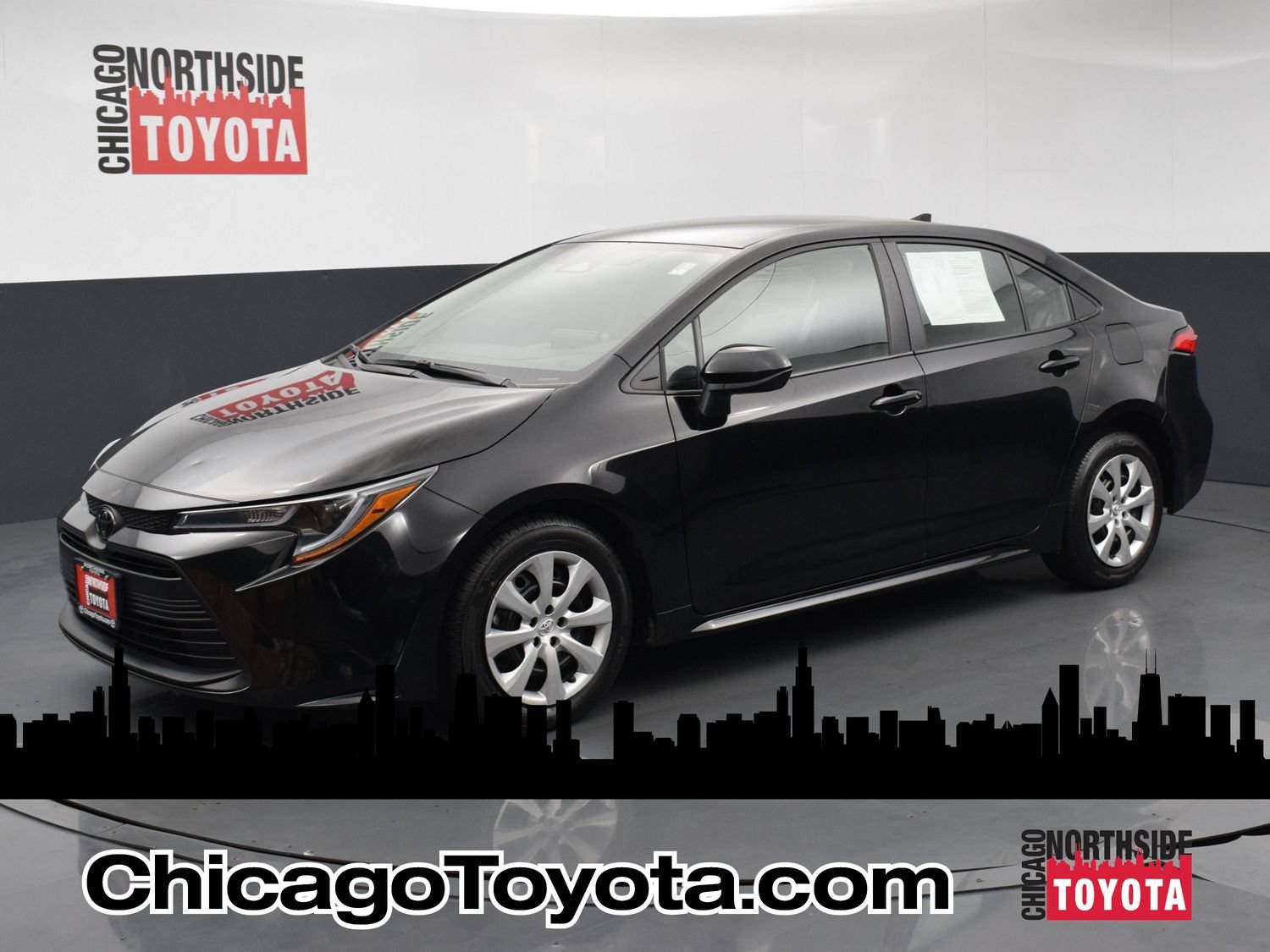 Used 2025 Toyota Corolla LE FWD image 1