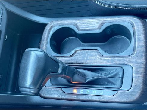 Used 2021 GMC Canyon Denali image 17