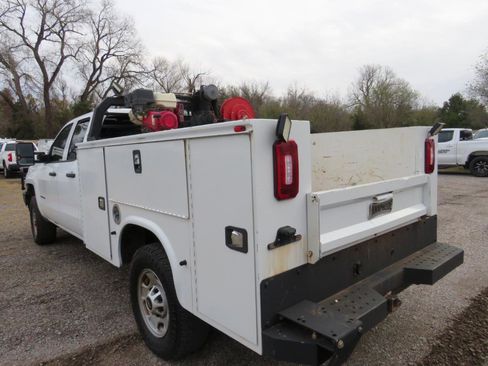 Used 2019 Chevrolet Silverado 2500 W/T w/ WT Convenience Package AWD/4WD image 8