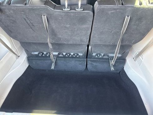 Used 2023 Chrysler Pacifica Touring-L FWD image 17