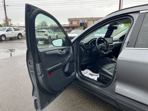 Used 2023 Ford Escape Platinum AWD/4WD image 12