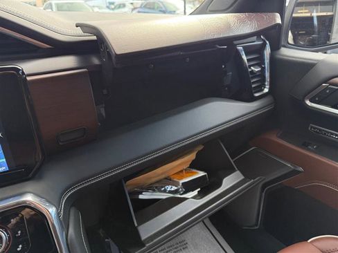 Used 2023 GMC Sierra 1500 Denali Ultimate image 32