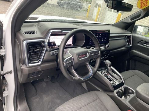 Used 2025 GMC Canyon Elevation AWD/4WD image 18