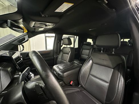 Used 2025 GMC Yukon Denali AWD/4WD image 30