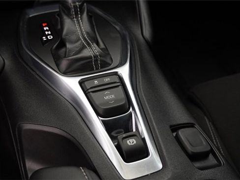 Used 2020 Chevrolet Camaro LT image 21