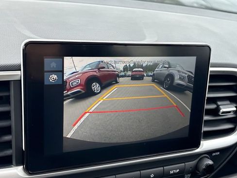 New 2026 Hyundai Venue SEL FWD image 9