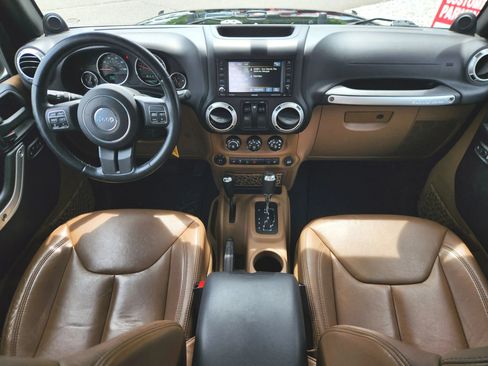 Used 2013 Jeep Wrangler Rubicon w/ Dual Top Group AWD/4WD image 22