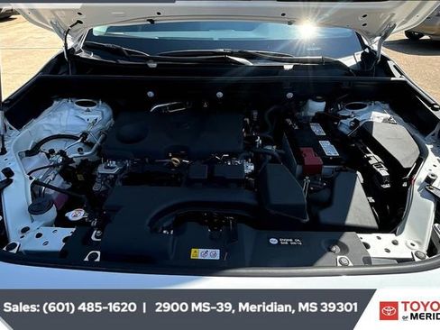 Used 2025 Toyota RAV4 LE image 8