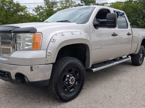 Used 2009 GMC Sierra 2500 W/T AWD/4WD image 1