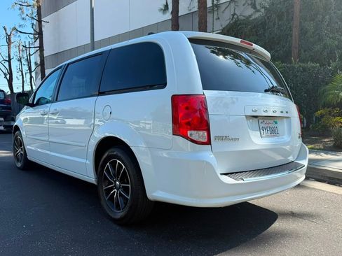 Used 2016 Dodge Grand Caravan R/T FWD image 4