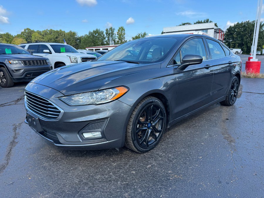 Used 2019 Ford Fusion SE w/ Equipment Group 151A FWD image 1