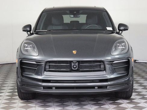 Certified 2025 Porsche Macan AWD/4WD image 10