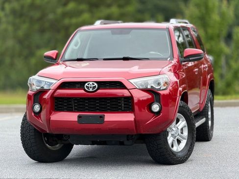 Used 2016 Toyota 4Runner SR5 AWD/4WD image 2