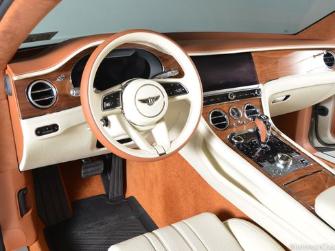 Used 2022 Bentley Continental GT image 25