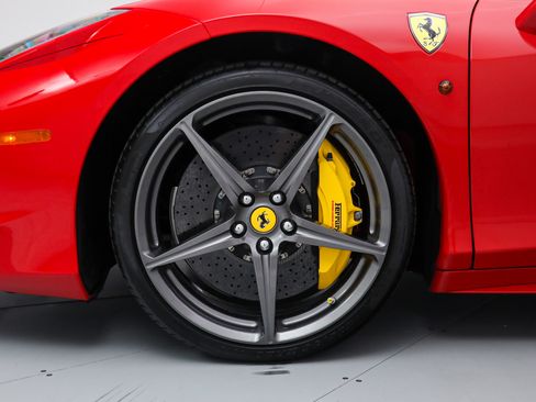 Certified 2015 Ferrari 458 Italia Coupe RWD image 36