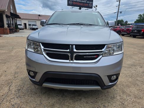 Used 2016 Dodge Journey SXT w/ Comfort/Convenience Group FWD image 2