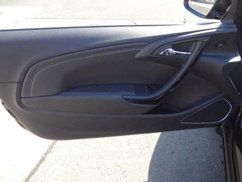 Used 2016 Buick Cascada Premium image 11