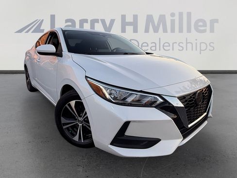 Certified 2022 Nissan Sentra SV w/ Trunk Package FWD image 7