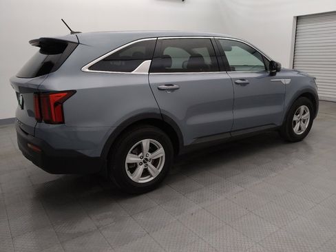 Used 2022 Kia Sorento LX image 10