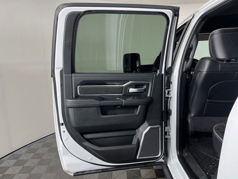 Used 2023 RAM 2500 Laramie AWD/4WD image 35