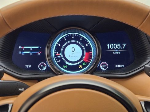 Used 2021 Aston Martin DB11 image 36