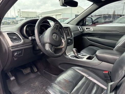 Used 2018 Jeep Grand Cherokee Limited image 18