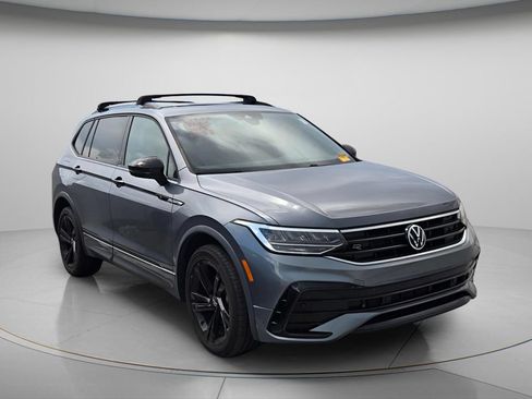 Used 2023 Volkswagen Tiguan SE R-Line FWD image 4