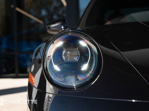 Used 2025 Porsche 911 Carrera image 4