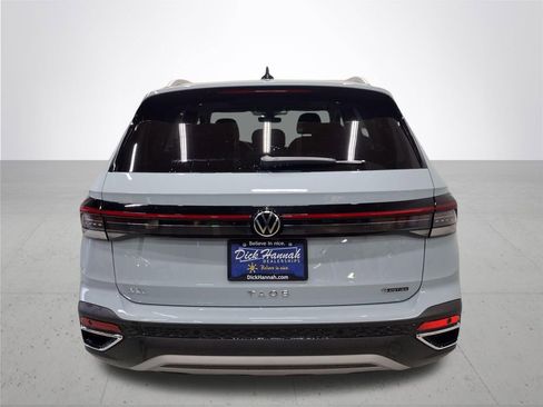 New 2026 Volkswagen Taos SEL AWD/4WD image 11