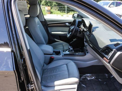 Used 2023 Audi Q5 2.0T Premium w/ Convenience Package AWD/4WD image 18