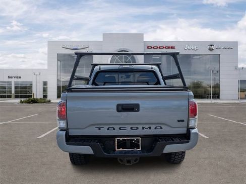 Used 2020 Toyota Tacoma TRD Off-Road AWD/4WD image 4